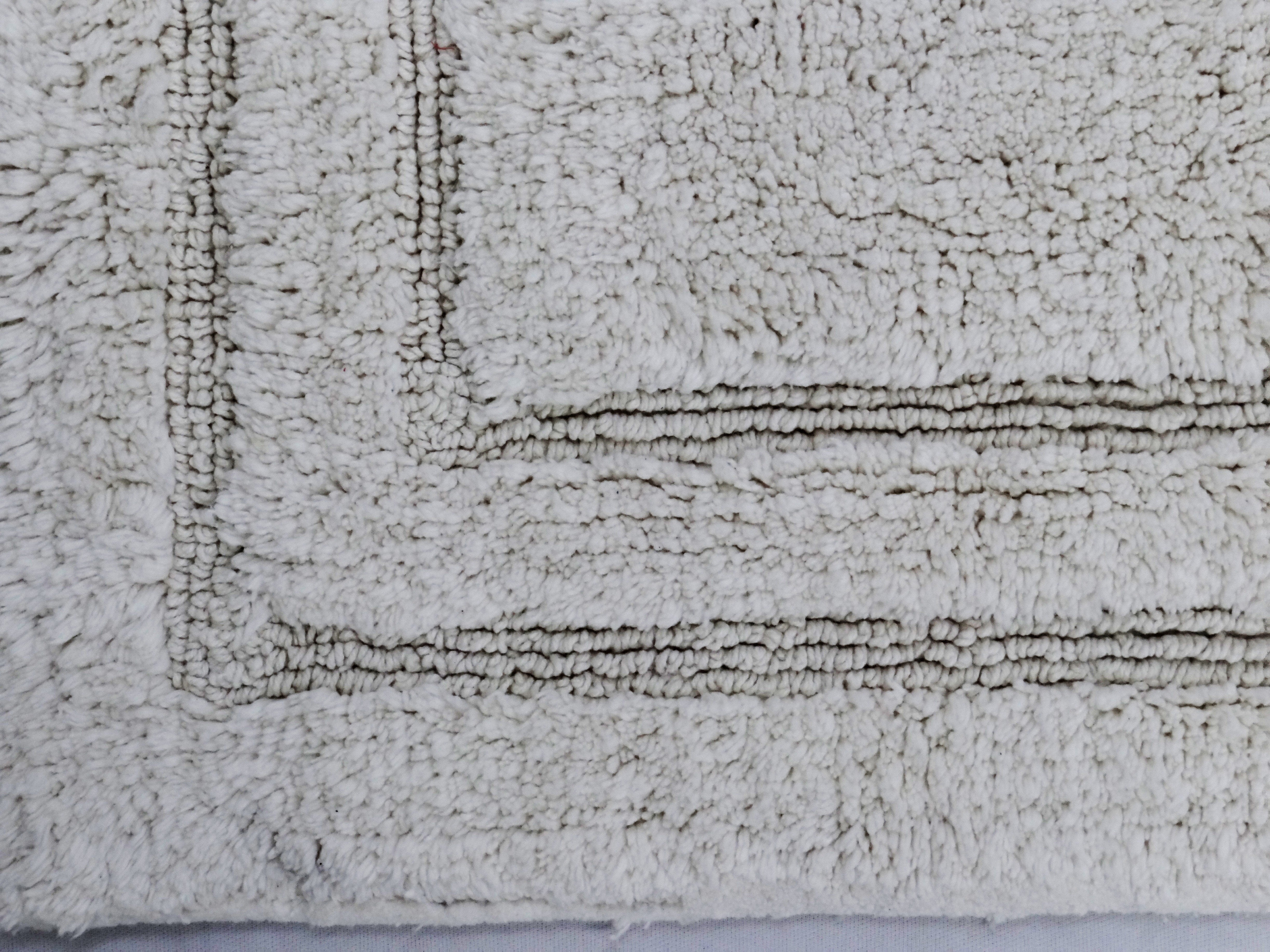 CHICOS HOME Ivory Color Plain Bath Rug 20