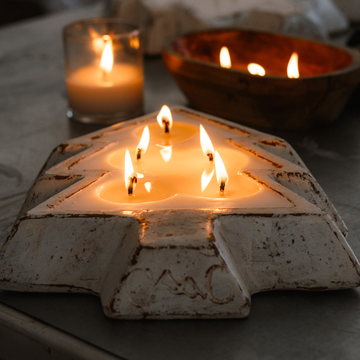 Black Pottery Tree Bowl Candle - Apple Maple Bourbon