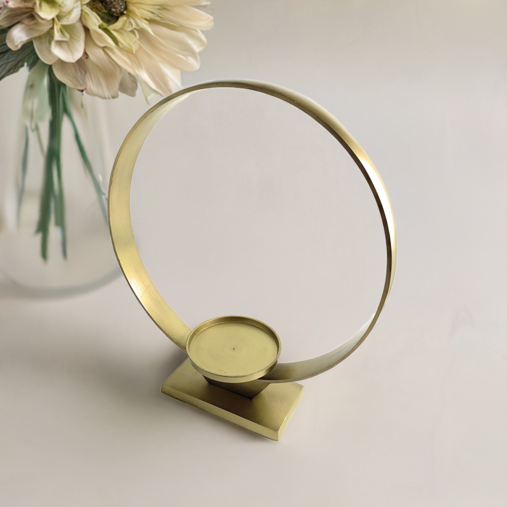 Vibhsa Golden Ring Candle Holder (15